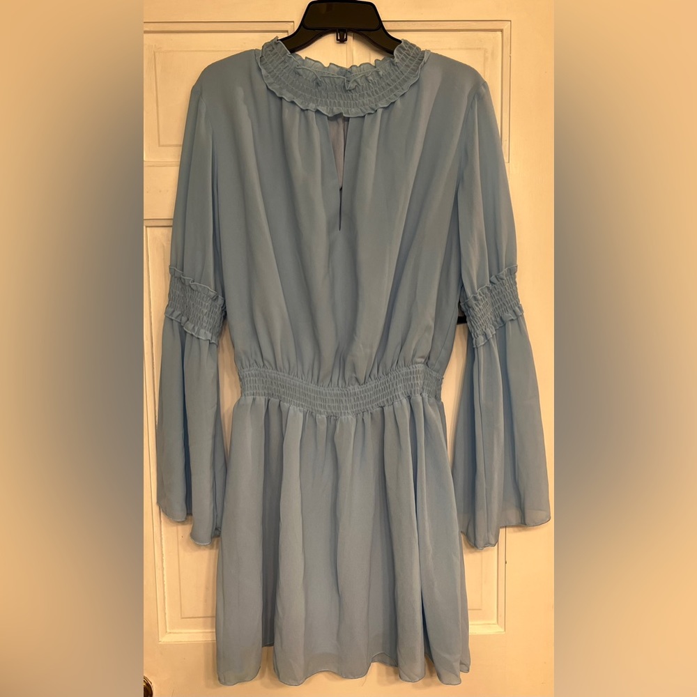 Whiskey Grade Flared Sleeve Mock Neck Mini Dress    Sz Large